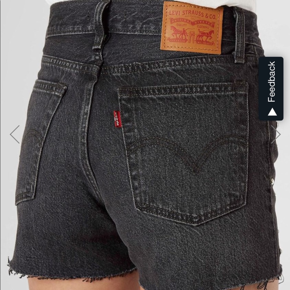 NWOT Levi Wedgie Short